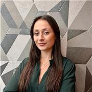 Profesora de derecho. Soy graduada en Criminología y Derecho. Actualmente estoy cursando el Máster de acceso a la abogacía. Además, soy perito judicial Caligrafo. En cuanto a mi experiencia laboral, trabajo en el departamento jurídico de una asesoría como